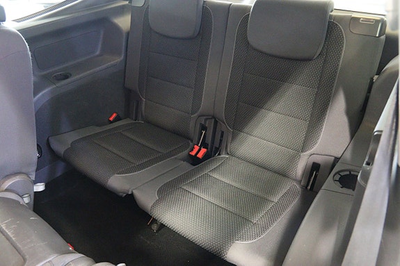 Volkswagen Touran 9 of 14