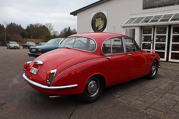 Daimler 2.5 Litre V8 18 of 23