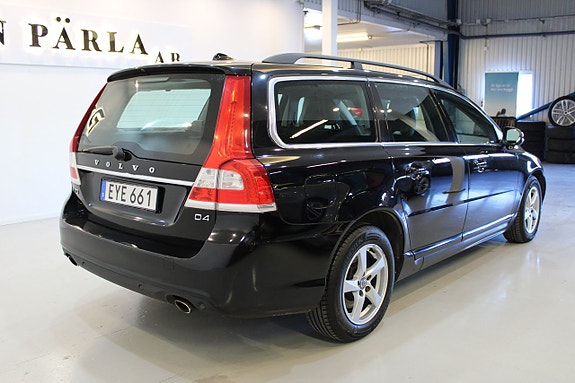Volvo V70 4 of 5
