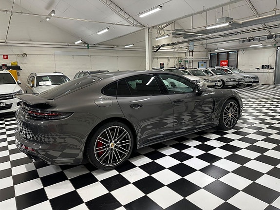 Porsche Panamera Turbo 9 of 22