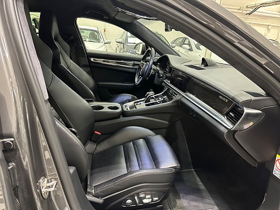 Porsche Panamera Turbo 12 of 22