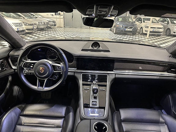 Porsche Panamera Turbo 13 of 22