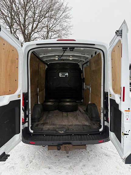 Ford Transit 13 of 15