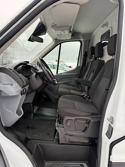 Ford Transit 10 of 15