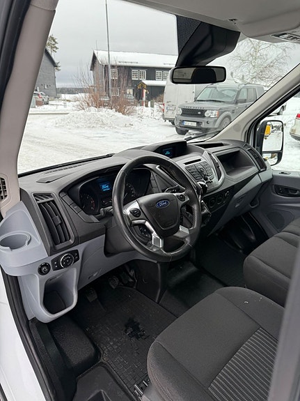 Ford Transit 9 of 15