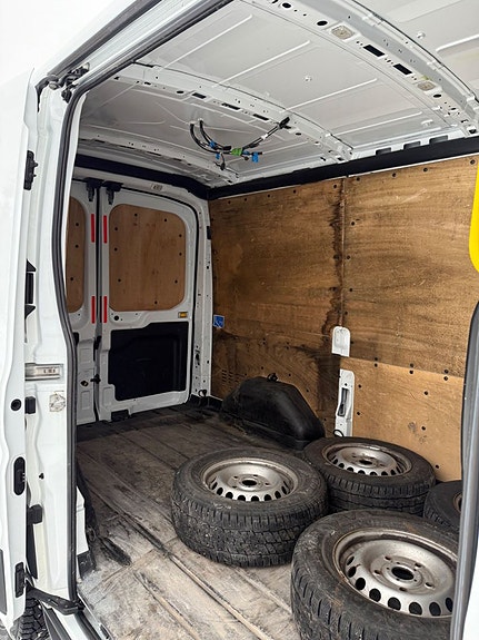 Ford Transit 14 of 15