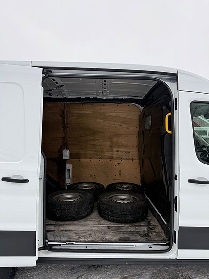 Ford Transit 12 of 15