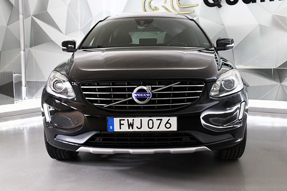 Volvo XC60 9 of 27