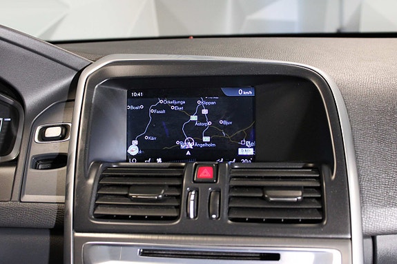 Volvo XC60 17 of 27