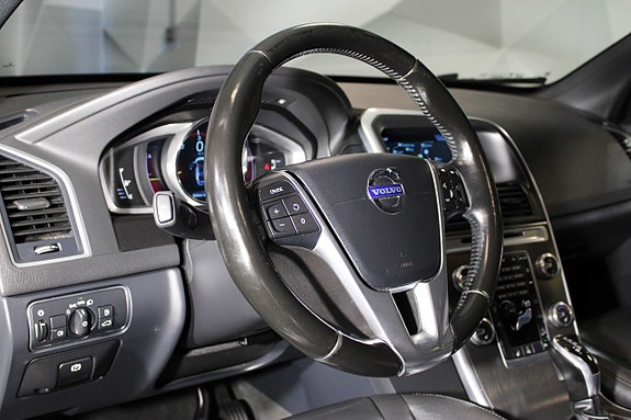Volvo XC60 15 of 27