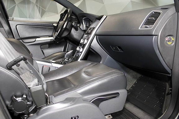 Volvo XC60 13 of 27