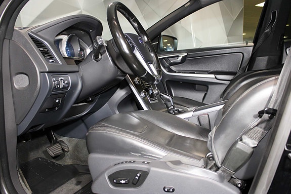 Volvo XC60 12 of 27