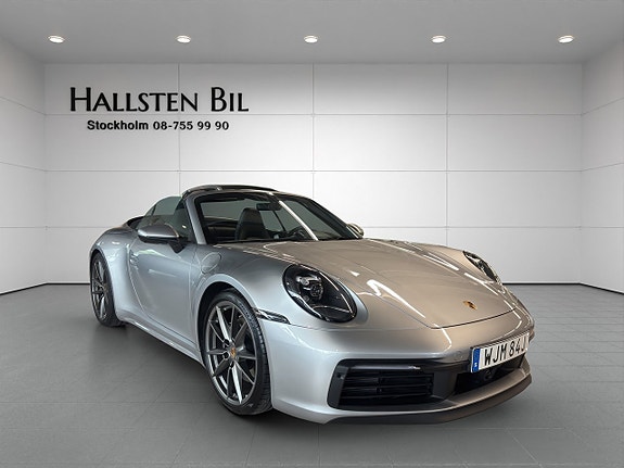Porsche 911 4 of 5