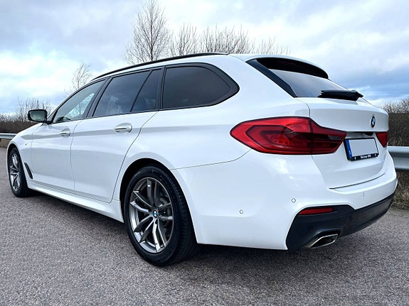 BMW 520 2 of 5