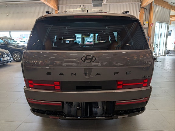 Hyundai Santa Fe 4 of 18