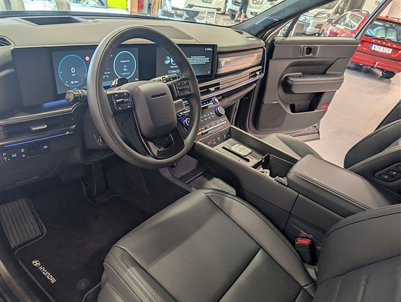 Hyundai Santa Fe 9 of 18