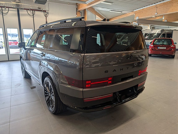 Hyundai Santa Fe 3 of 18