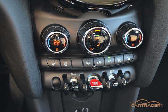MINI Cooper 13 of 15