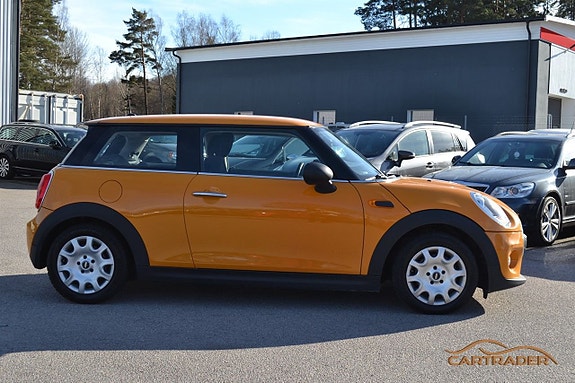 MINI Cooper 5 of 5