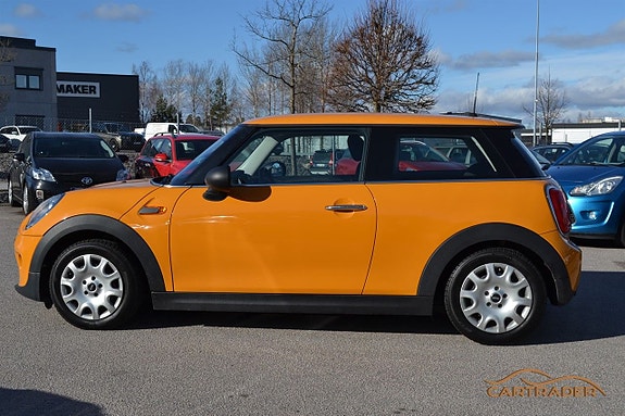 MINI Cooper 4 of 5