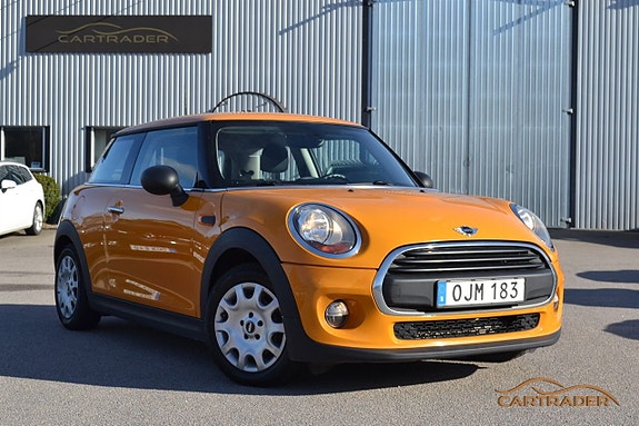 MINI Cooper 2 of 5