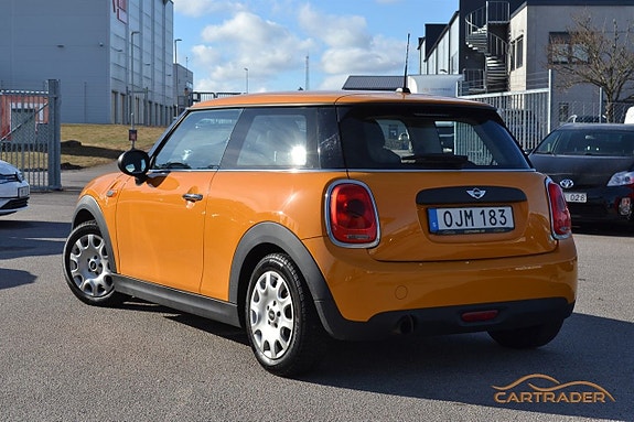 MINI Cooper 3 of 5