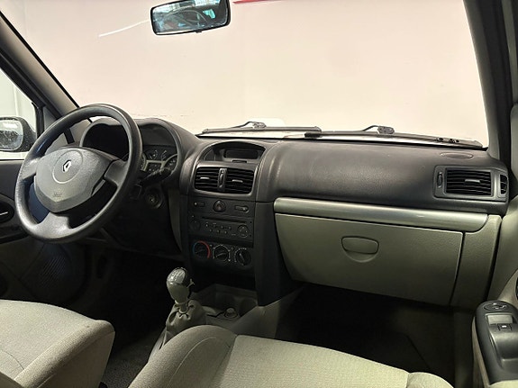 Renault Clio 9 of 15