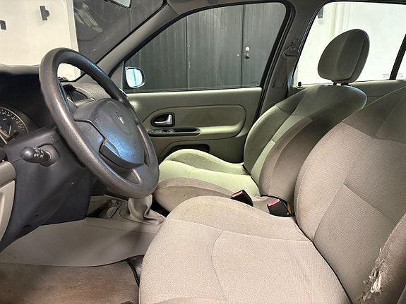 Renault Clio 7 of 15