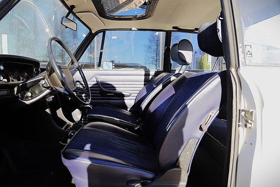 BMW 1502 7 of 9