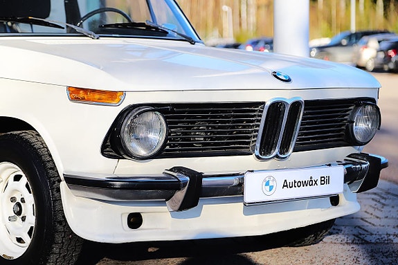 BMW 1502 4 of 9