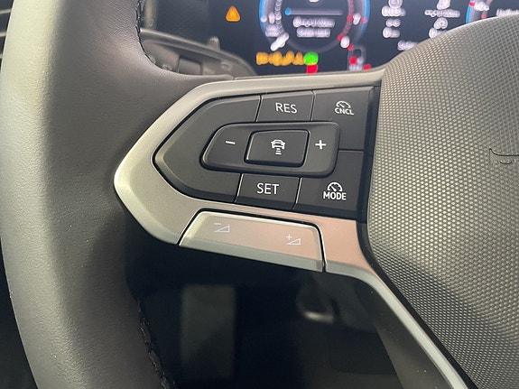 Volkswagen Passat 11 of 15
