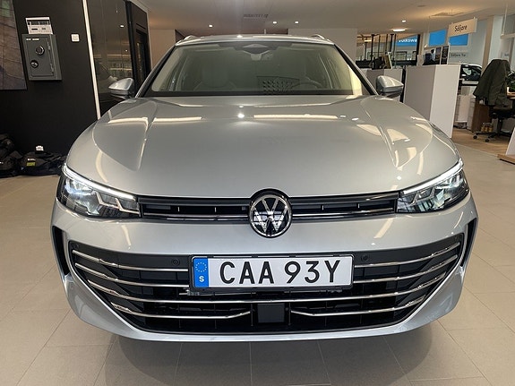 Volkswagen Passat 3 of 5