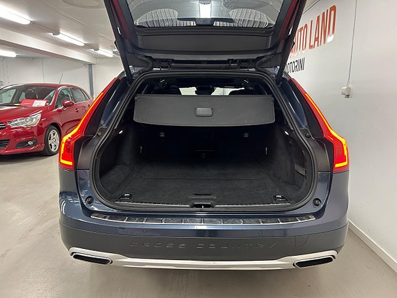 Volvo V90 Cross Country 12 of 26