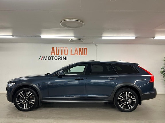 Volvo V90 Cross Country 4 of 5