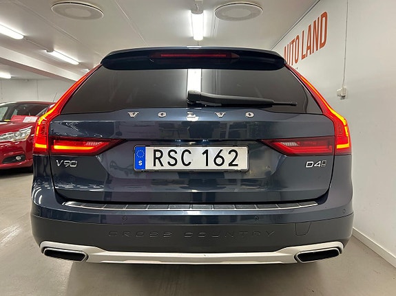 Volvo V90 Cross Country 11 of 26