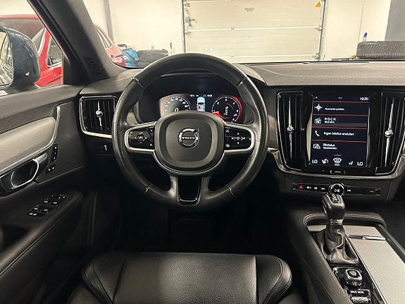 Volvo V90 Cross Country 19 of 26
