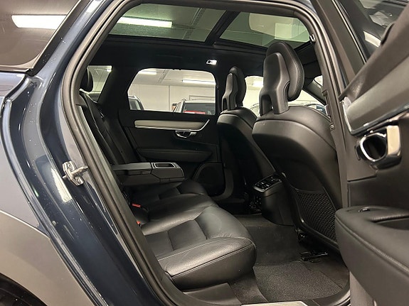 Volvo V90 Cross Country 15 of 26