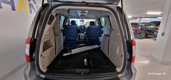 Lancia Voyager 9 of 11