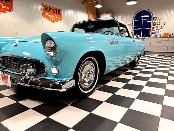 Ford Thunderbird 3 of 5