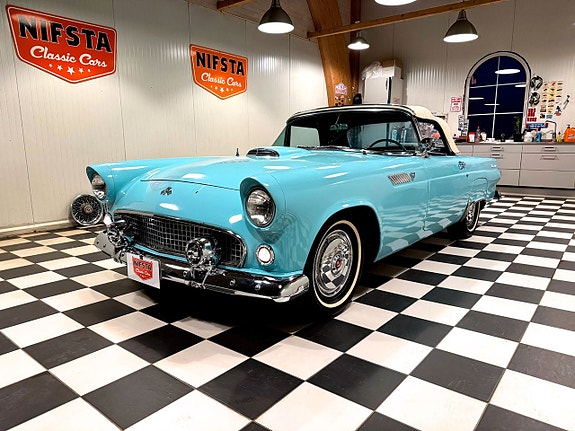 Ford Thunderbird 2 of 5