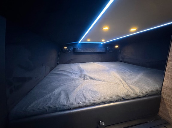 Volkswagen Crafter 11 of 27