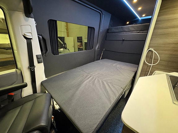 Volkswagen Crafter 14 of 27
