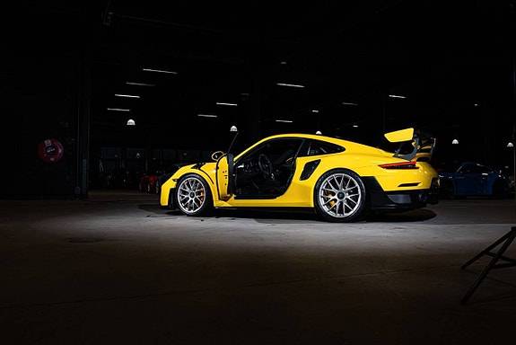 Porsche 911 GT2 RS 3 of 5