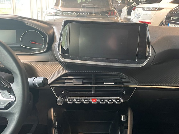 Peugeot 208 15 of 17