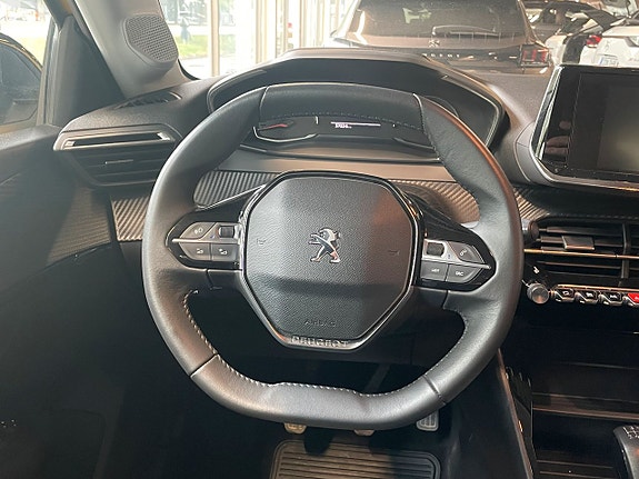 Peugeot 208 11 of 17