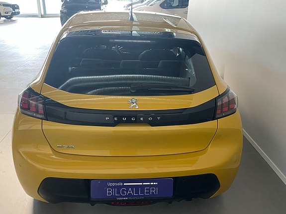 Peugeot 208 5 of 17