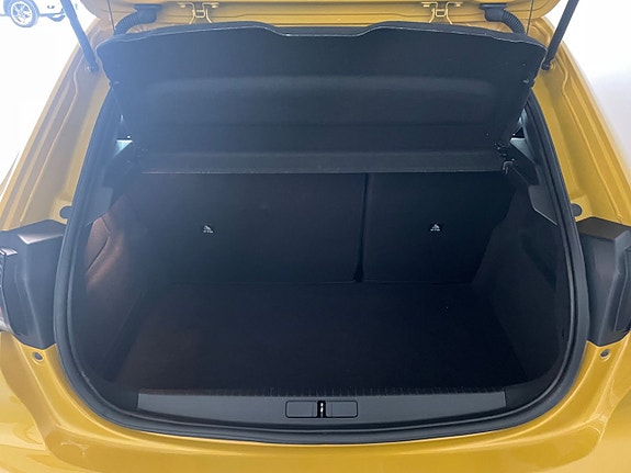Peugeot 208 8 of 17