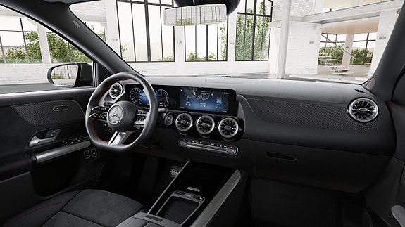 Mercedes-Benz GLA250 e 16 of 17