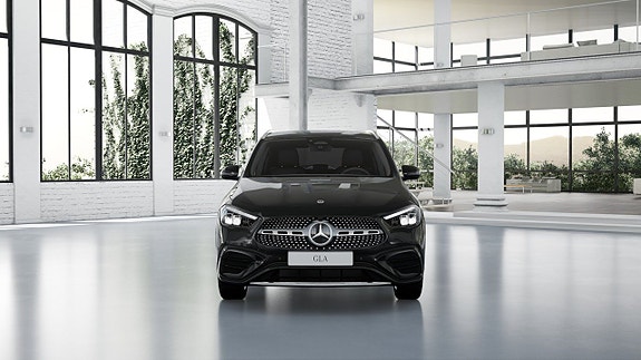 Mercedes-Benz GLA250 e 8 of 17
