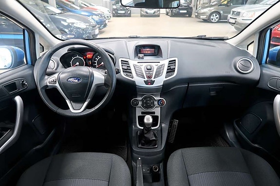 Ford Fiesta 10 of 12